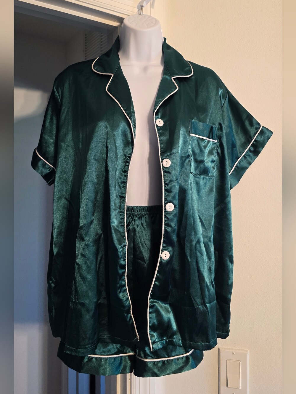 Silky Emerald Green Short Sleeve Pajama Set with Contrast Piping